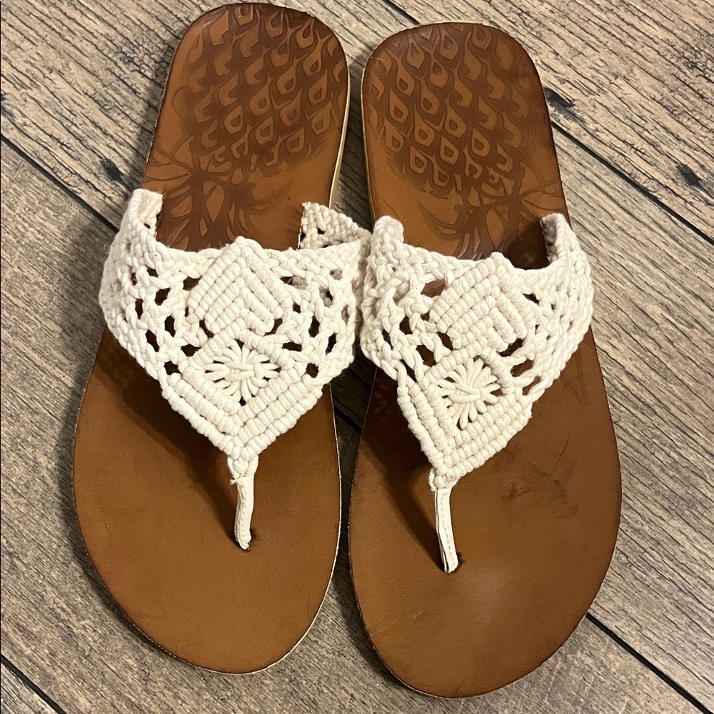 Elegant Off White Crochet Sandals - Picture 2 of 10